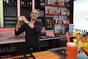 Bar